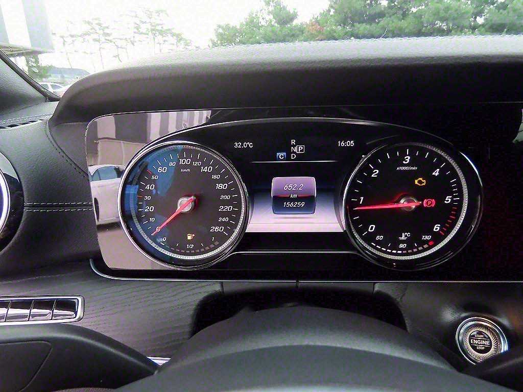 Mercedes Benz E class 2018 Negro - Importación desde Corea - HF Imports Iquique - Foto 13