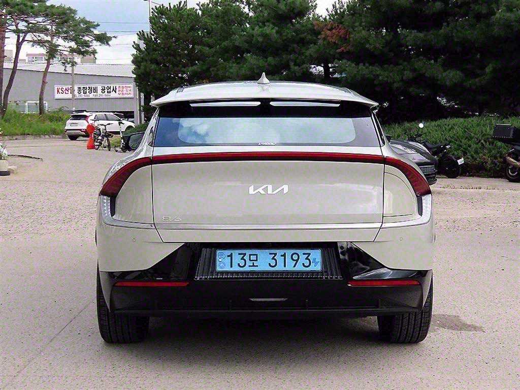 KIA EV6 - Vista 4