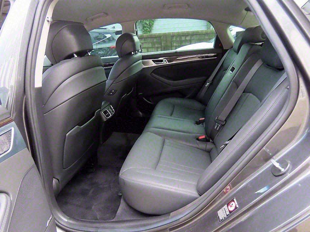 Genesis G80 - Vista 6