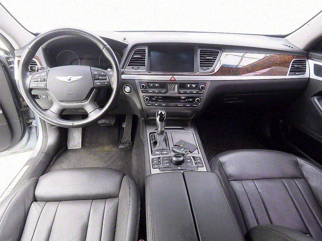 HYUNDAI Genesis - Vista 7