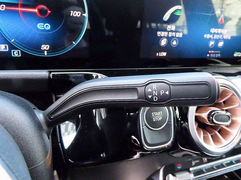 Mercedes Benz EQA - Vista 11