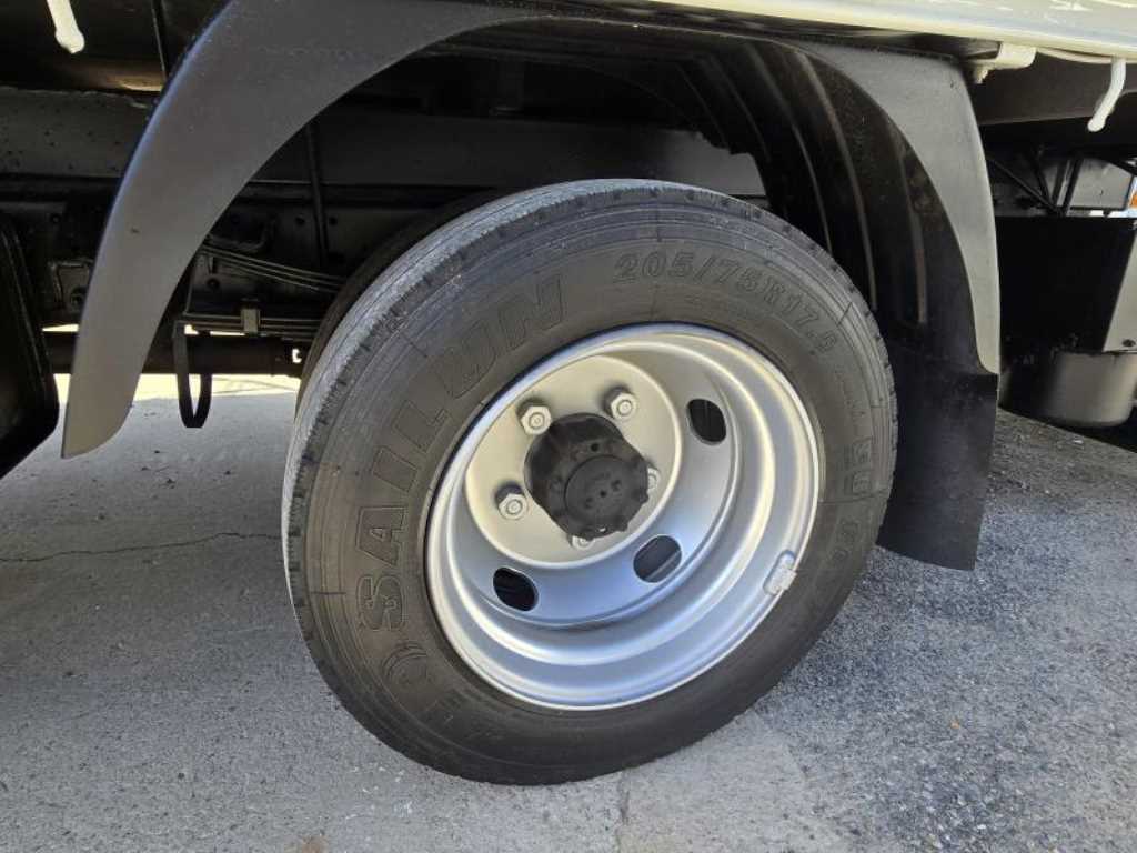 medium and large cargo truck - Vista 12