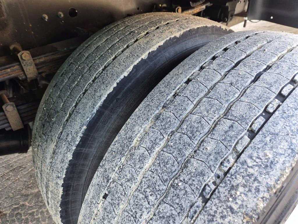 medium and large cargo truck - Vista 9