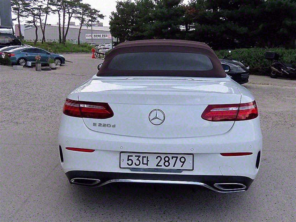 Mercedes Benz E class - Vista 4