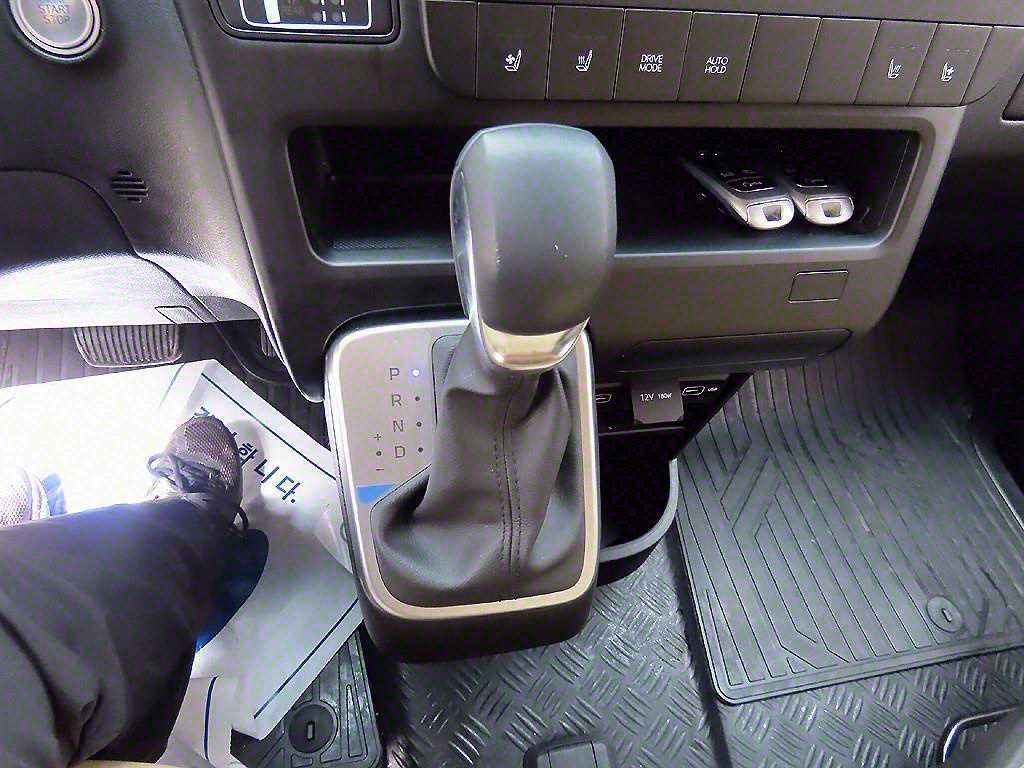 HYUNDAI Staria - Vista 11