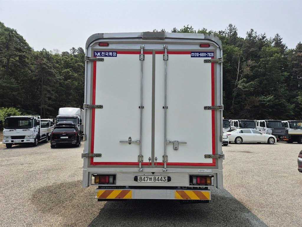 medium and large cargo truck - Vista 6