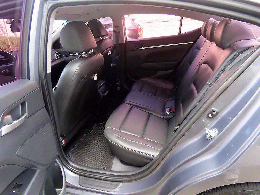 HYUNDAI Avante - Vista 6