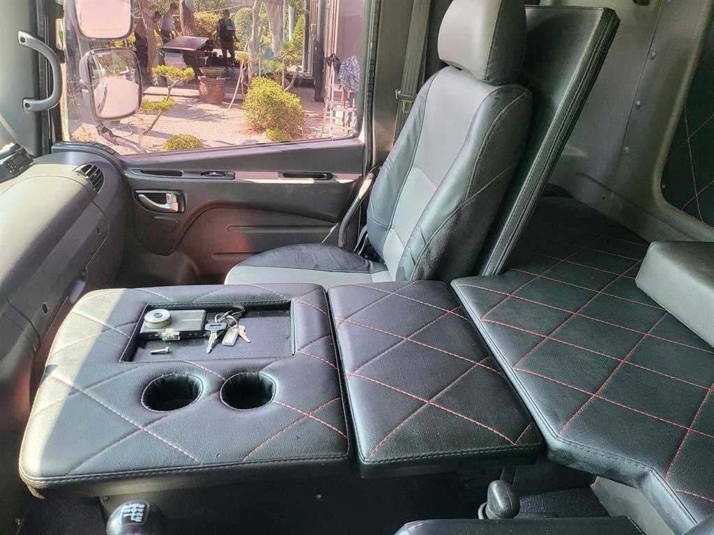 medium and large cargo Rory - Vista 9