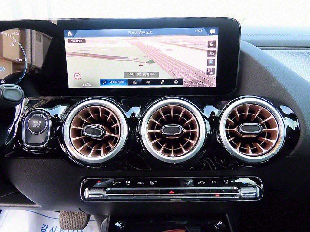 Mercedes Benz EQA 2022 Azul - Importación desde Corea - HF Imports Iquique - Foto 14