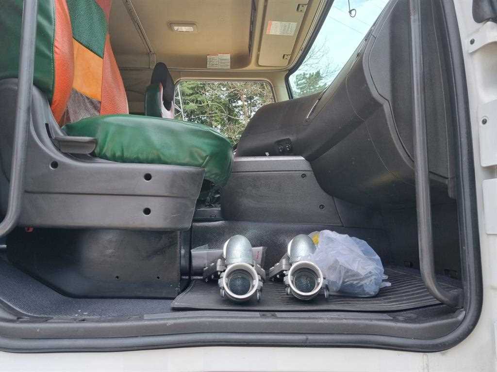 medium and large cargo Rory - Vista 8