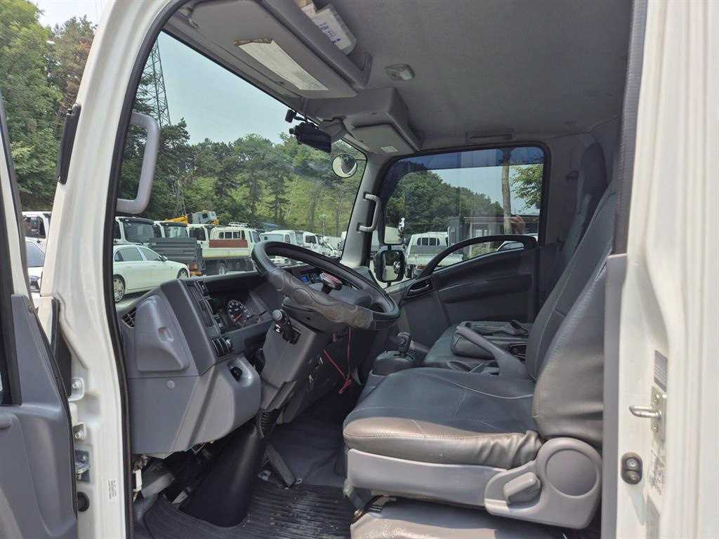 medium and large cargo truck - Vista 12