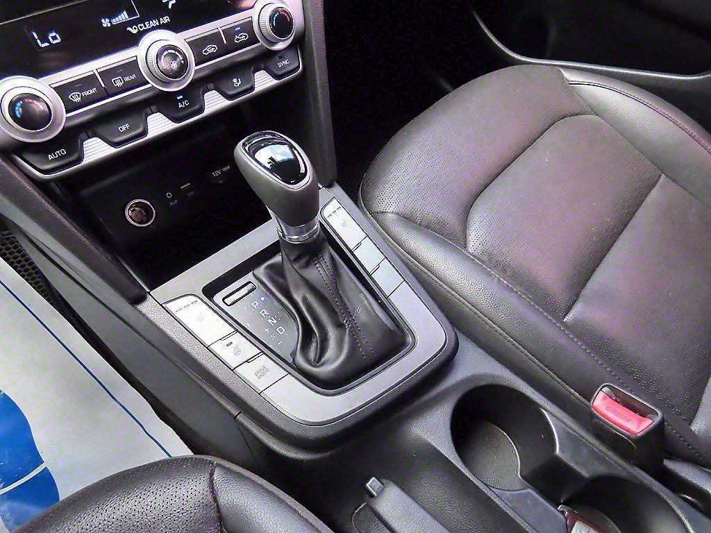 HYUNDAI Avante - Vista 10