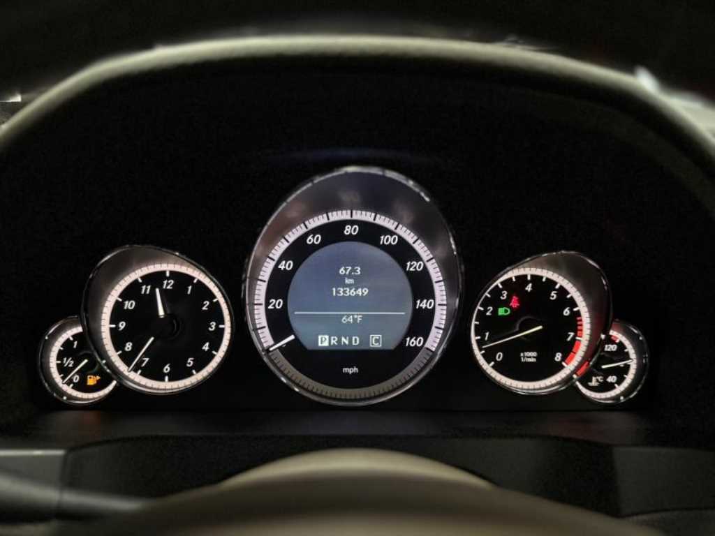 Mercedes Benz E class - Vista 12