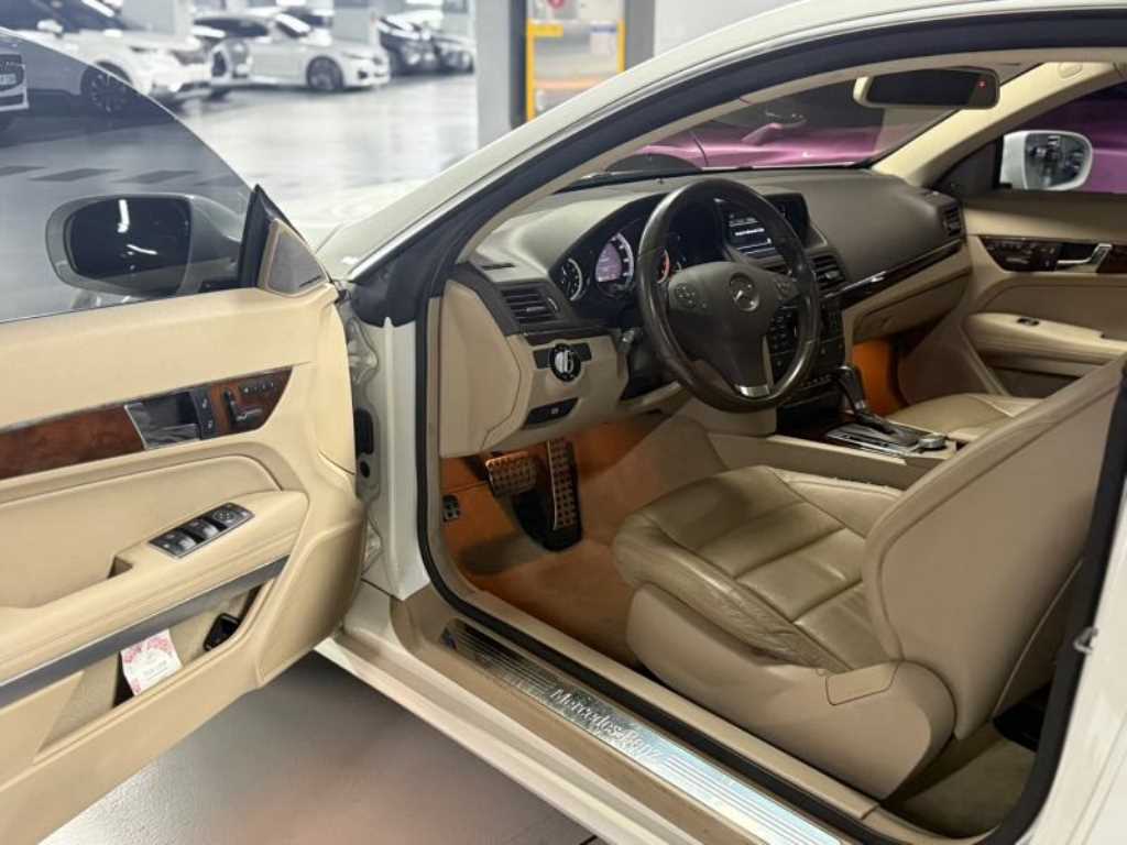 Mercedes Benz E class - Vista 9