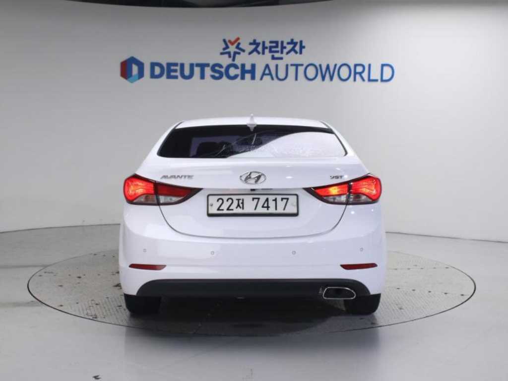 HYUNDAI Avante - Vista 4