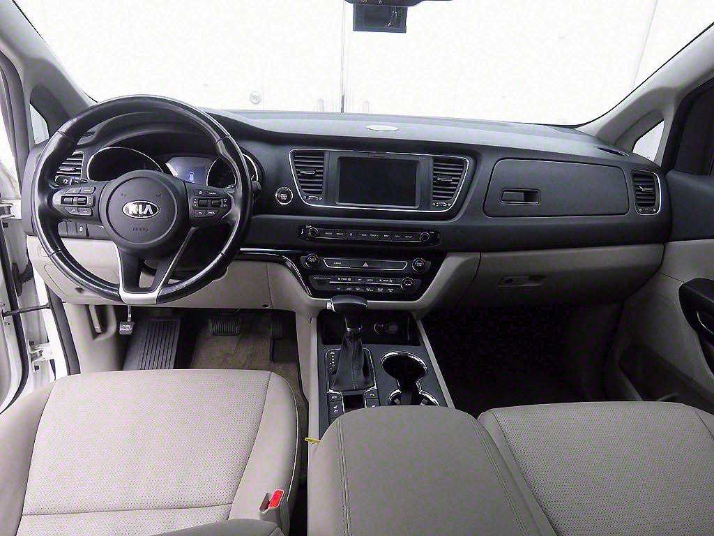 KIA Carnival - Vista 8