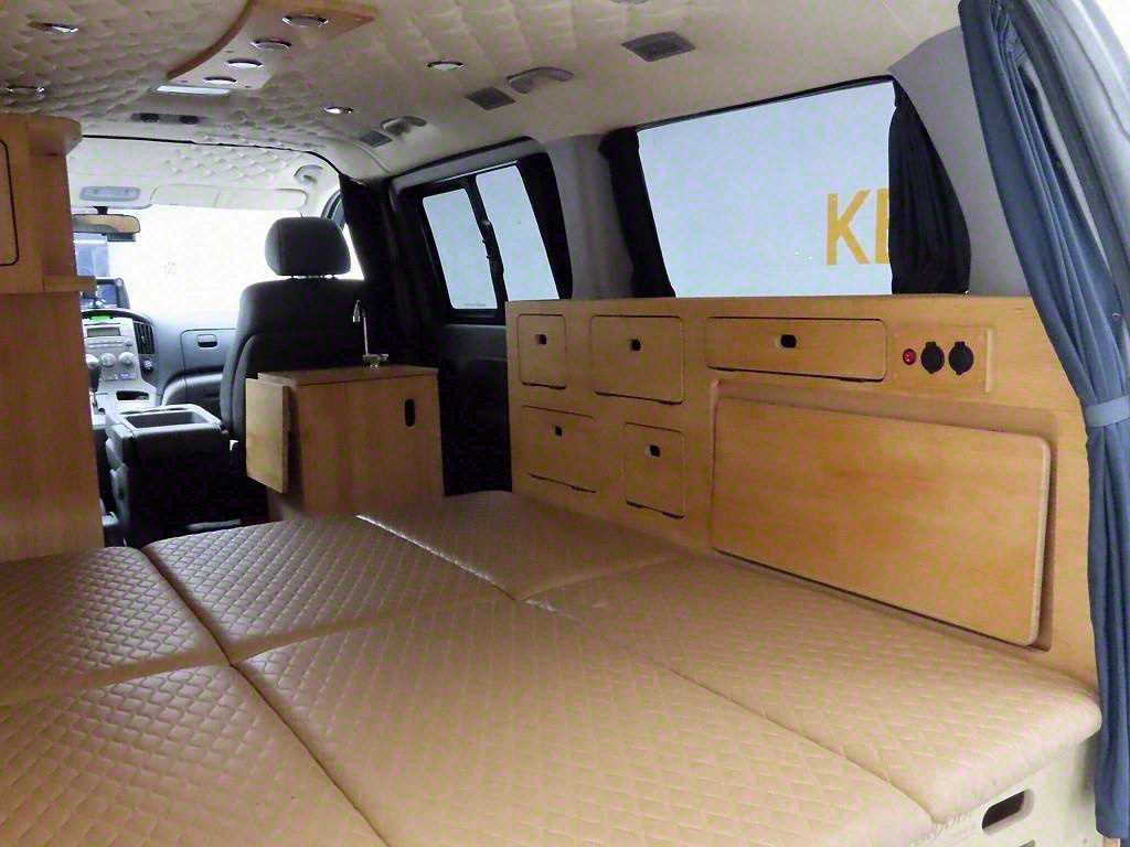 HYUNDAI Starex - Vista 8