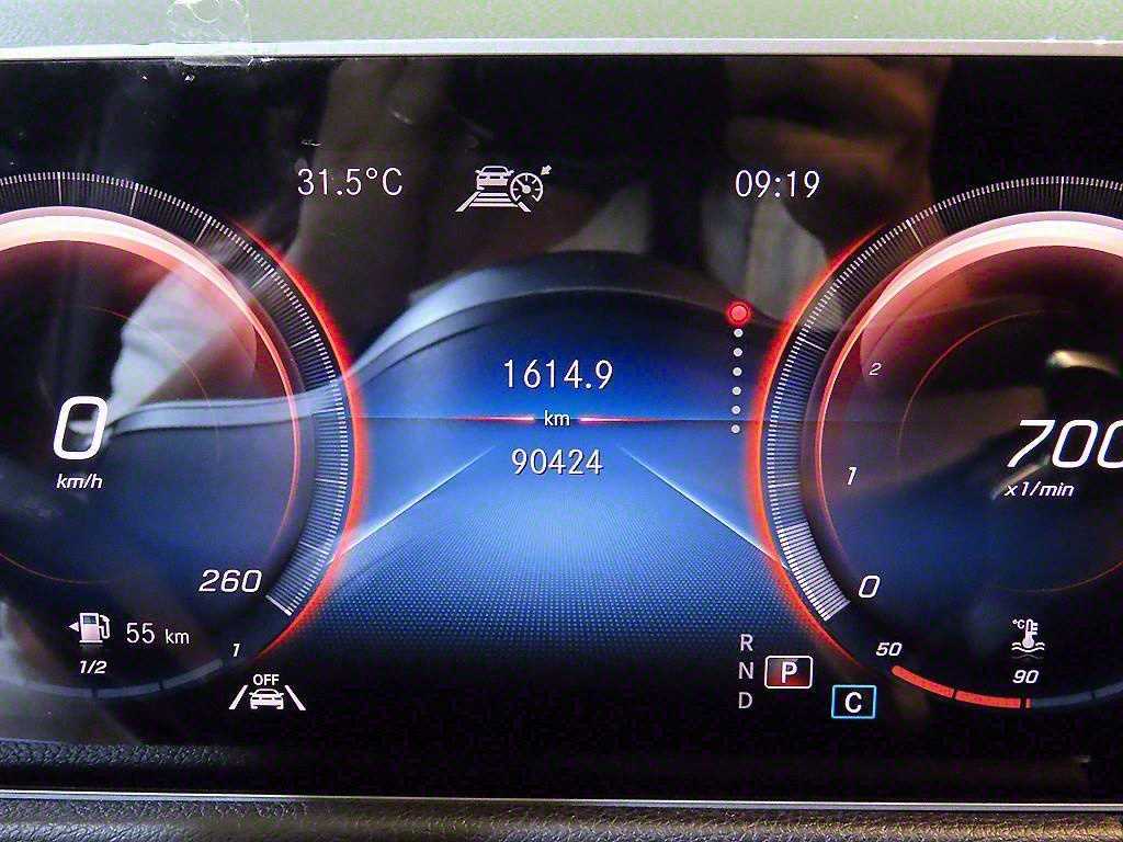 Mercedes Benz GLB Class - Vista 9