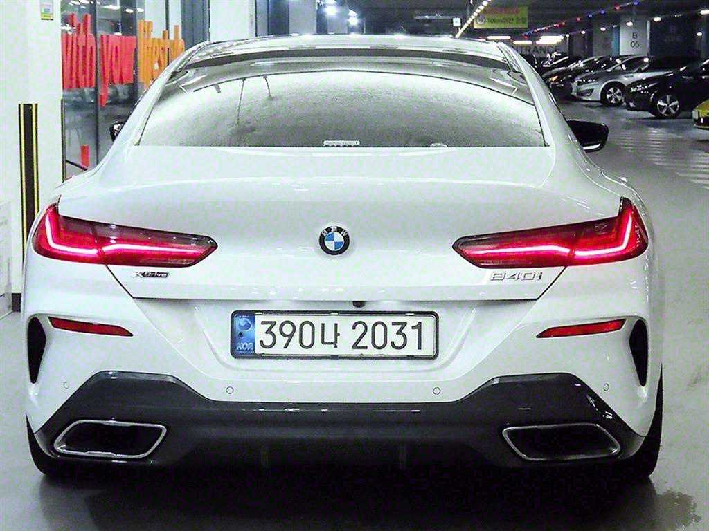 BMW 8 Series - Vista 5