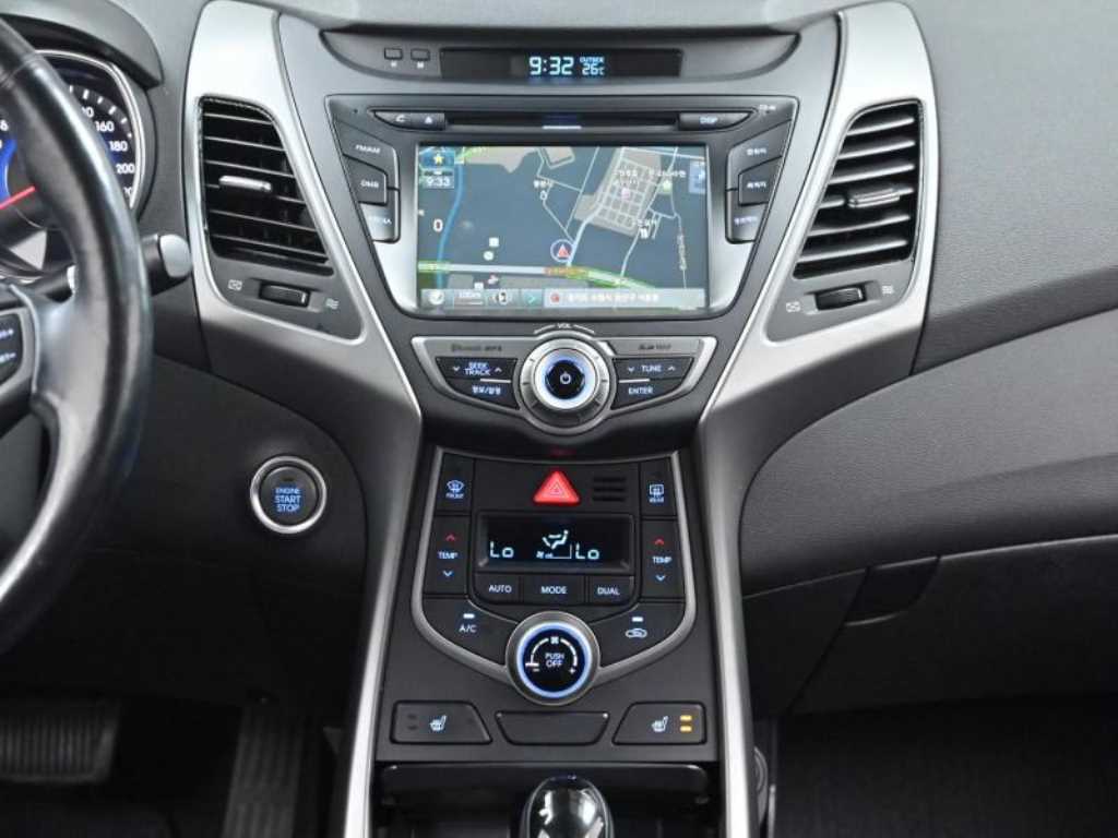 HYUNDAI Avante 2014 Blanco - Importación desde Corea - HF Imports Iquique - Foto 14