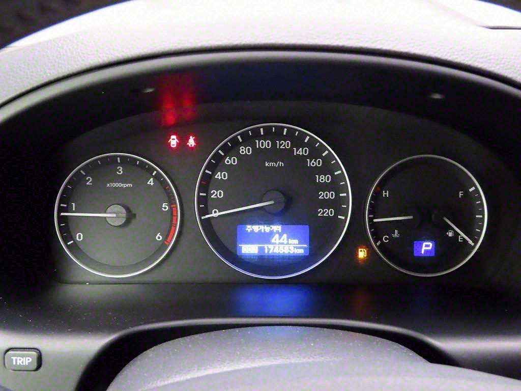 HYUNDAI Starex - Vista 6