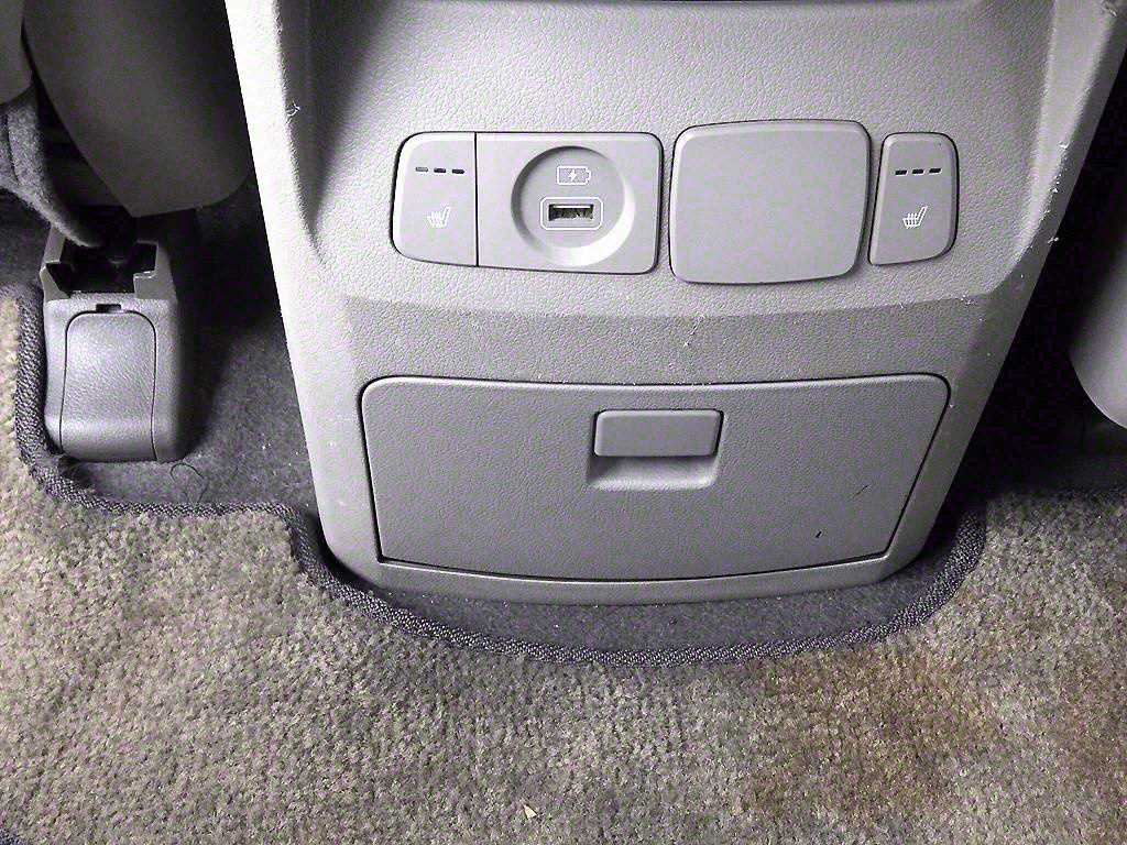 KIA Carnival - Vista 9