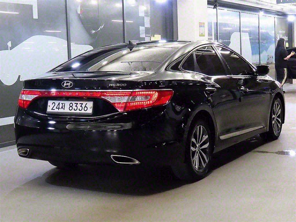 HYUNDAI Grandeur - Vista 4