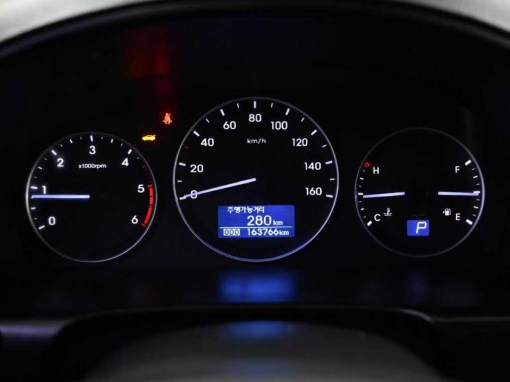 HYUNDAI Starex - Vista 8