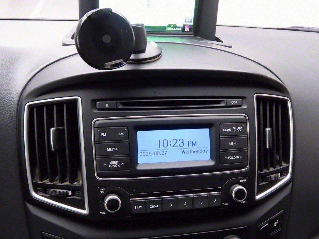 HYUNDAI Starex - Vista 9