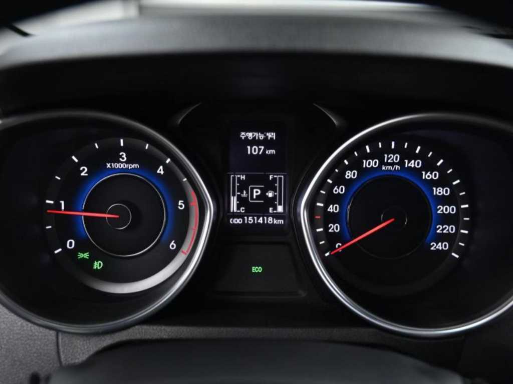 HYUNDAI Avante - Vista 8