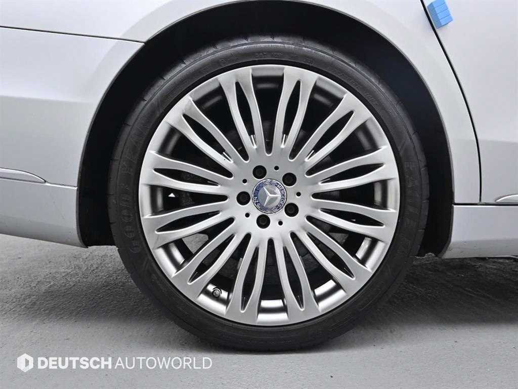 Mercedes Benz S Class - Vista 5