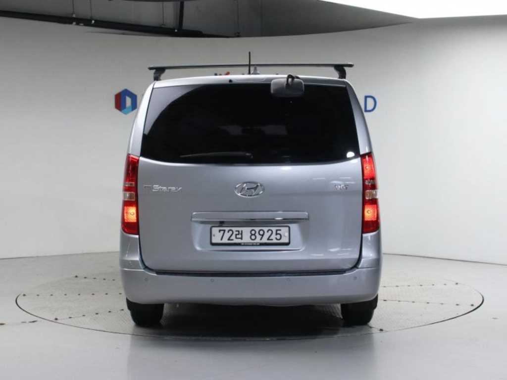 HYUNDAI Starex - Vista 4