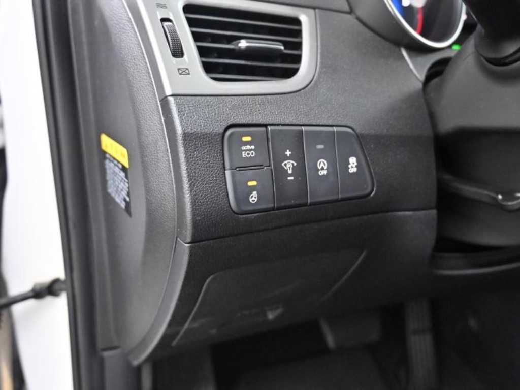 HYUNDAI Avante 2014 Blanco - Importación desde Corea - HF Imports Iquique - Foto 16