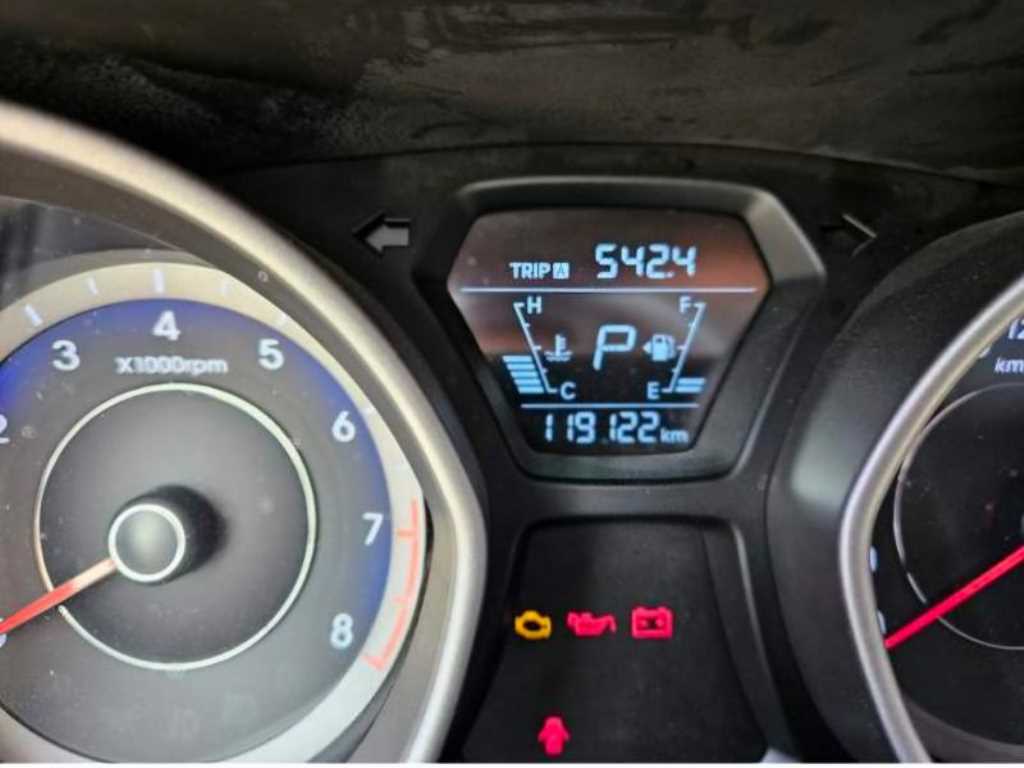 HYUNDAI Avante - Vista 8