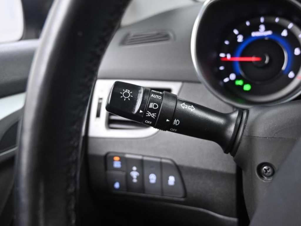 HYUNDAI Avante 2014 Blanco - Importación desde Corea - HF Imports Iquique - Foto 18