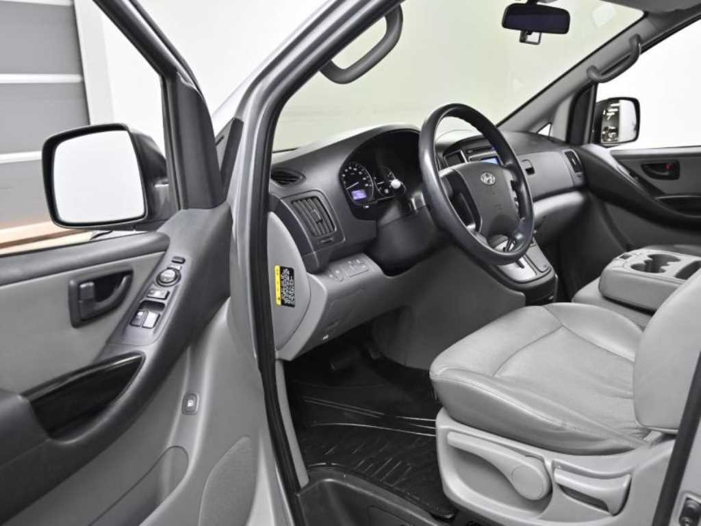 HYUNDAI Starex - Vista 11