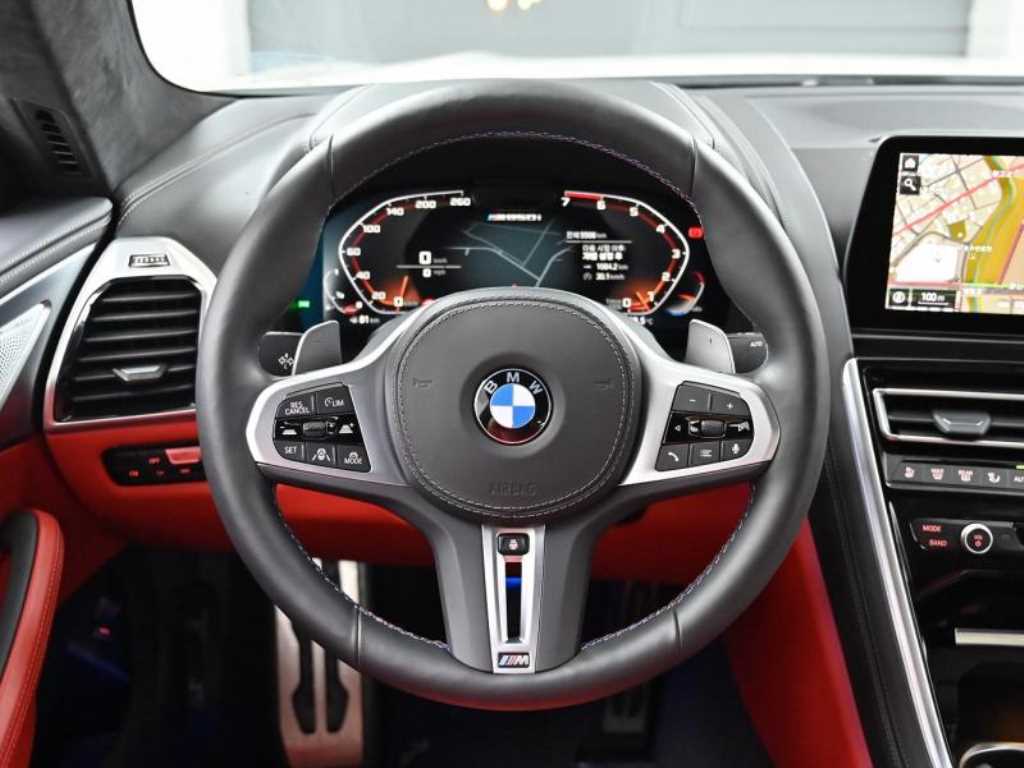 BMW 8 Series - Vista 10