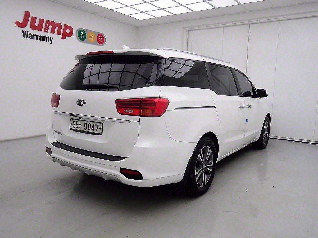 KIA Carnival - Vista 4