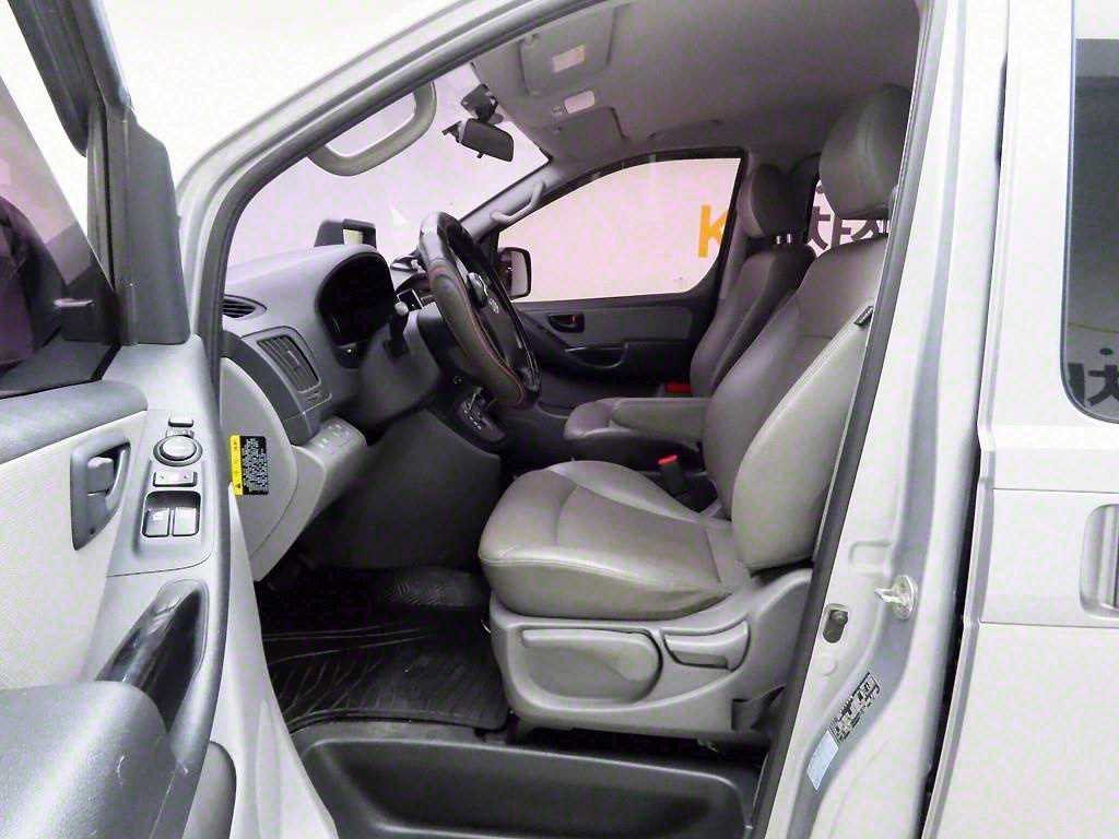 HYUNDAI Starex - Vista 11