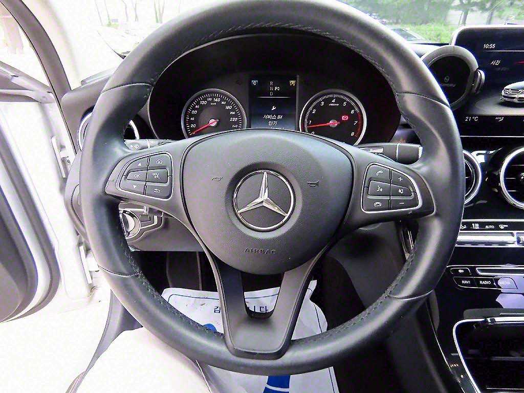 Mercedes Benz C Class - Vista 8