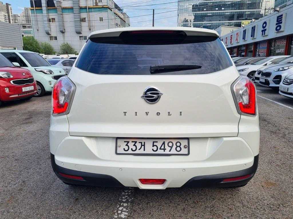Ssangyong Tivoli - Vista 5