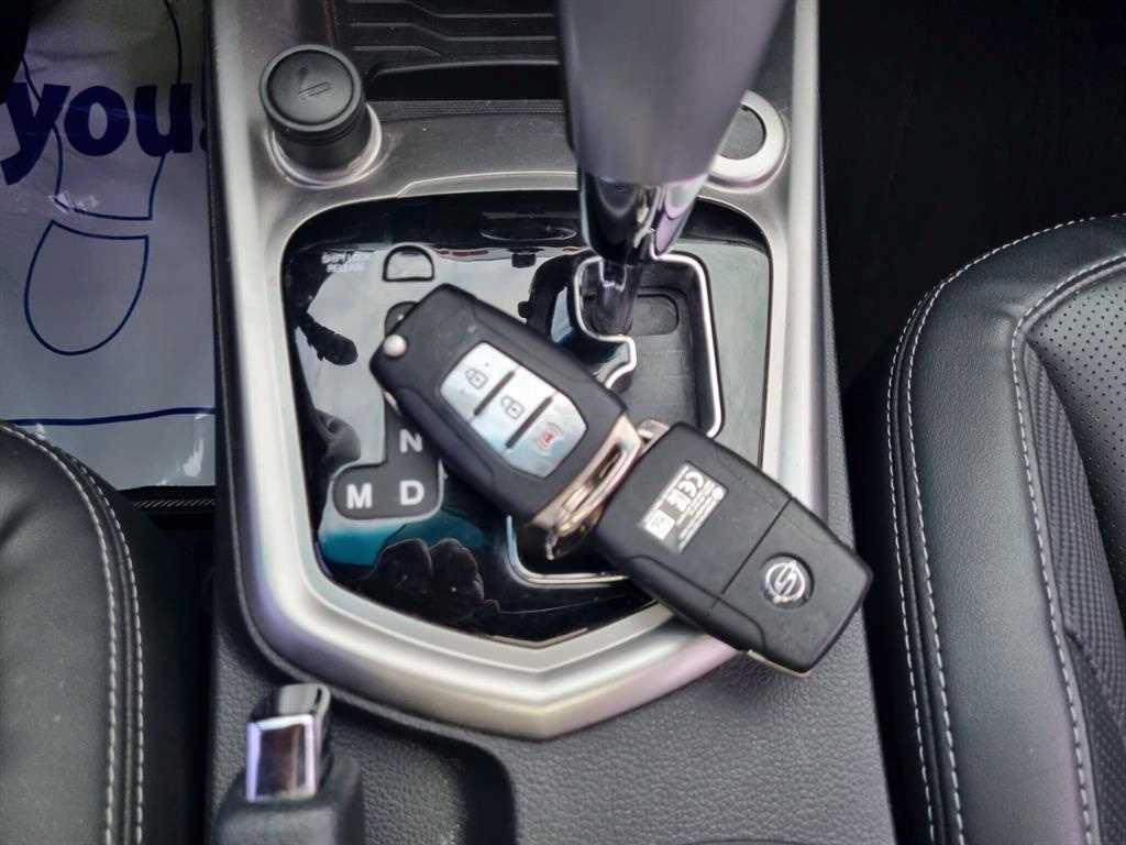 Ssangyong Tivoli 2015 Blanco - Importación desde Corea - HF Imports Iquique - Foto 18