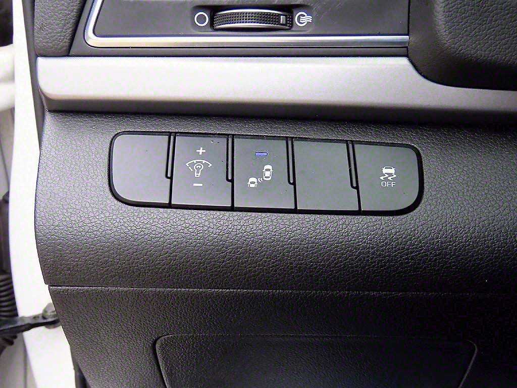 HYUNDAI Avante - Vista 12