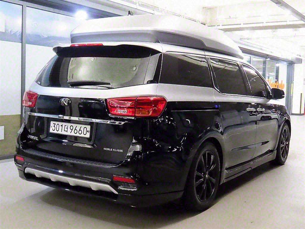 KIA Carnival - Vista 4