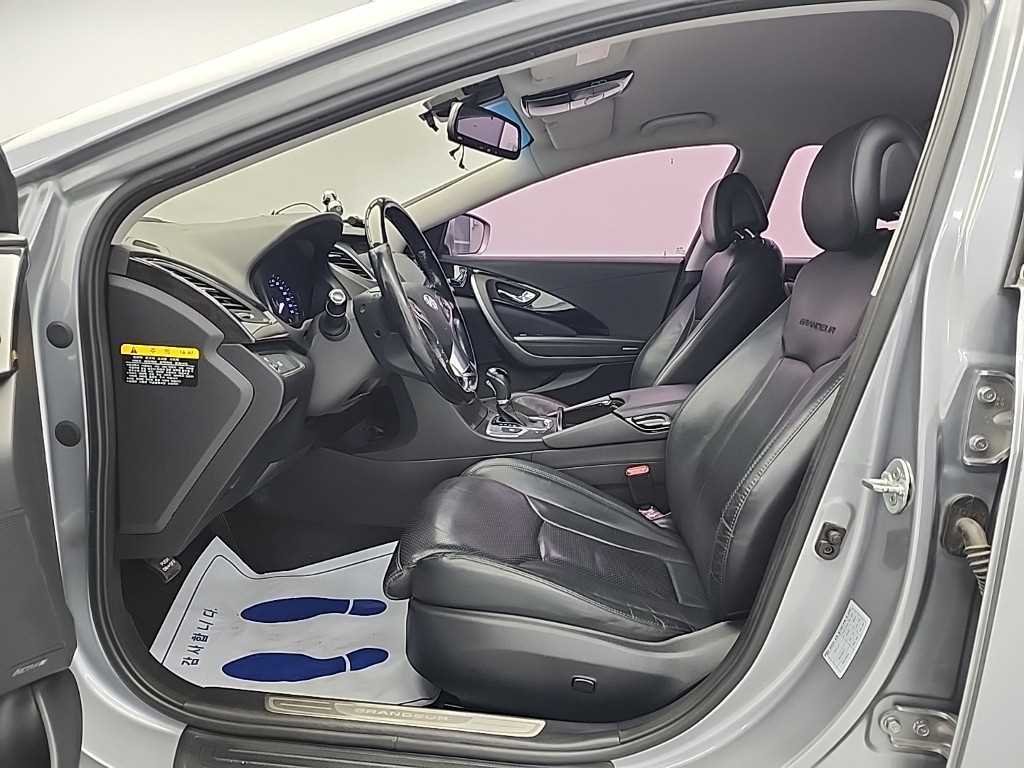 HYUNDAI Grandeur - Vista 11