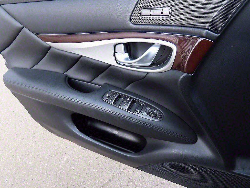 Infiniti Q - Vista 11