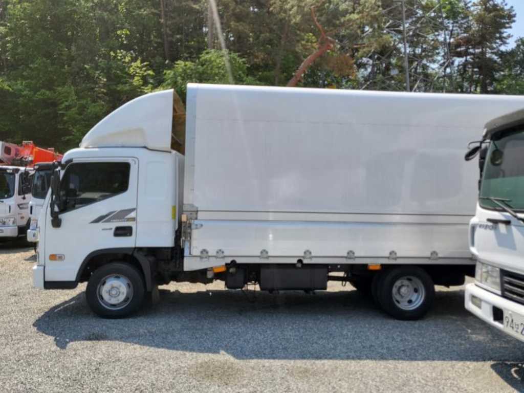 medium and large cargo truck - Vista 8