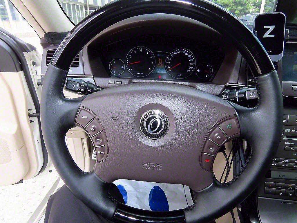 KIA Opirus - Vista 8