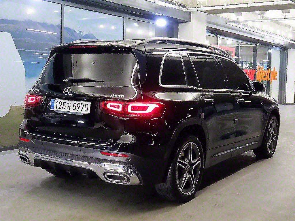 Mercedes Benz GLB Class - Vista 4