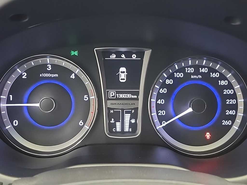 HYUNDAI Grandeur - Vista 6